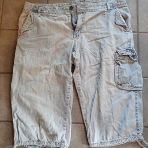 Old Navy Distressed Cargo Capris